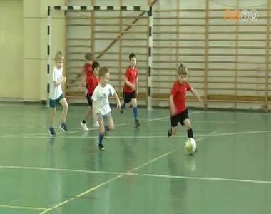 Ovisoknak rendeztek focikupt a Vci Mihly ltalnos Iskola tornatermben