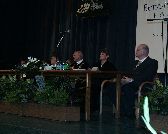 Frissen, fiatalon, diplom�val...