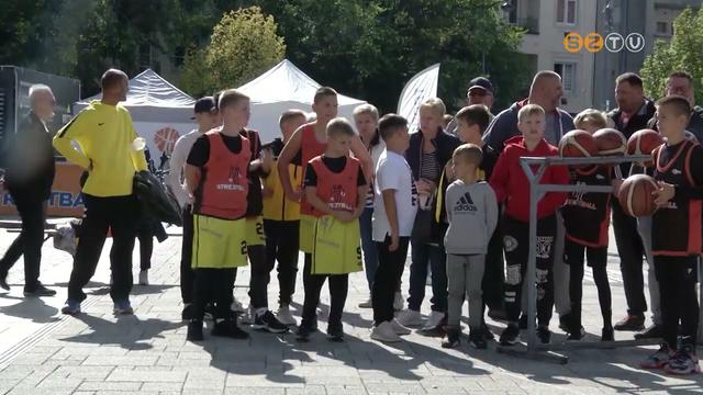 Hétvégén egy hangulatos streetball bajnoksággal elstartolt az “Ébredj Szombathely!” Hétvégén egy hangulatos streetball bajnoksággal elstartolt az “Ébredj Szombathely!”
