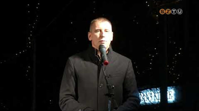 Így nyílt meg pénteken az adventi vásár a Fő téren Így nyílt meg pénteken az adventi vásár a Fő téren