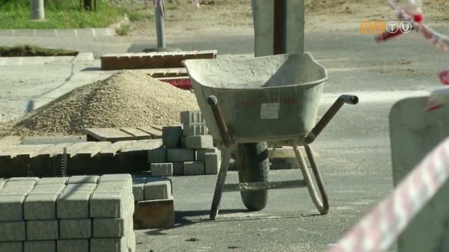 Parkolkat ptenek a Joskar-Ola laktelepen