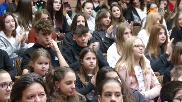 Oladi öregdiákokat hívtak meg az Oladi iskolába a Pályaorientációs Témanapon Oladi öregdiákokat hívtak meg az Oladi iskolába a Pályaorientációs Témanapon