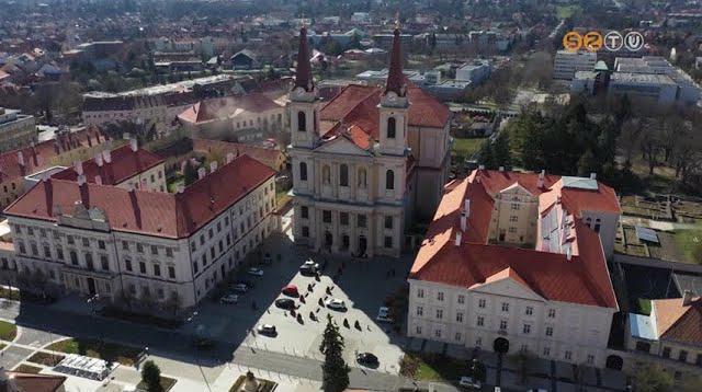 Tanévet nyitottak a szombathelyi székesegyházban Tanévet nyitottak a szombathelyi székesegyházban