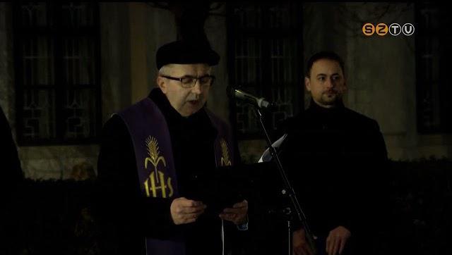 Vasárnap fellobbant a szeretet lángja az adventi koszorún Vasárnap fellobbant a szeretet lángja az adventi koszorún