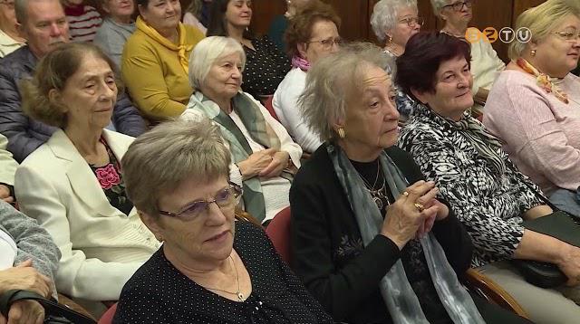 Az idősek napja alkalmából megemlékezés Az idősek napja alkalmából megemlékezés