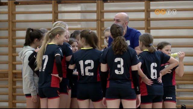 Kettős győzelemmel kezdte a SzoSI lány röplabdacsapata a másodosztályú bajnokság középszakaszát Kettős győzelemmel kezdte a SzoSI lány röplabdacsapata a másodosztályú bajnokság középszakaszát