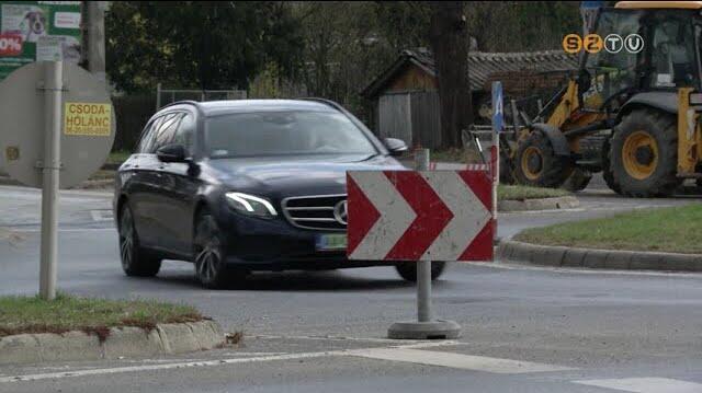 Hamarosan elkezdődik a körforgalom felújítása a Szent Gellért és Hunyadi utcák kereszteződésében Hamarosan elkezdődik a körforgalom felújítása a Szent Gellért és Hunyadi utcák kereszteződésében