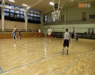 Nyolc k�z�tt az U18-as kos�rcsapat