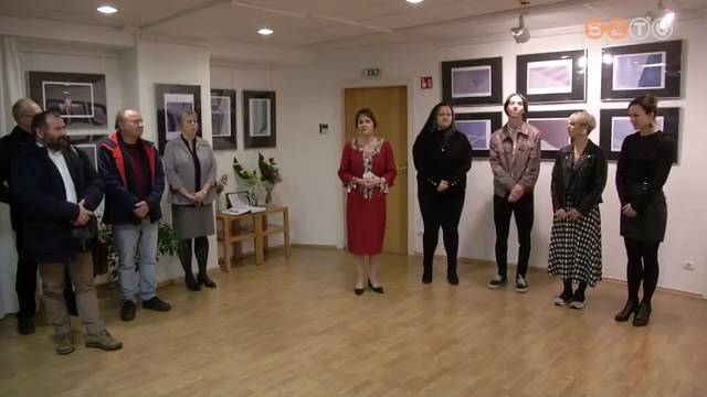 Katona Zs�fia �s Dar�nyi Arnold k�peib�l ny�lt ki�ll�t�s a Berzsenyi D�niel K�nyvt�rban