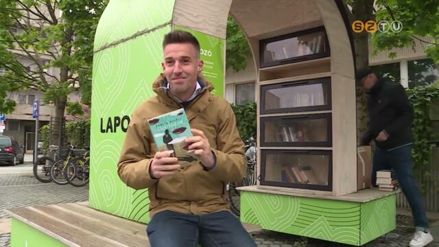 Közel száz új kötettel gyarapodott a Városháza előtti Lapozó Közel száz új kötettel gyarapodott a Városháza előtti Lapozó