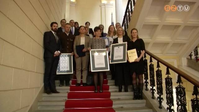 �tadt�k a Vas Megye Csal�dbar�t Munkahelye �s munkahelyi vezet�je d�jakat