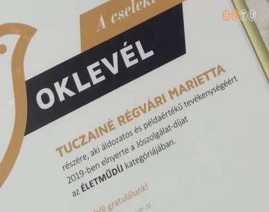 Jószolgálat-díjat kapott Tuczainé Régvári Marietta Jószolgálat-díjat kapott Tuczainé Régvári Marietta