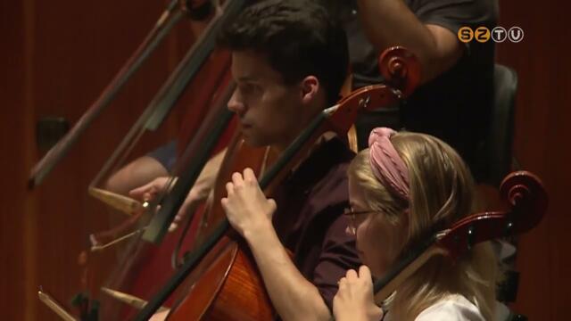 Petr Jnos eltt tiszteleg a Savaria Szimfonikus Zenekar 50. vada