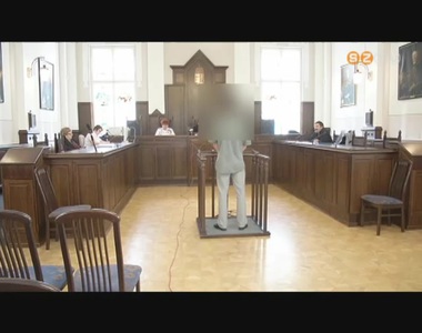 T�rv�nysz�k el�tt a rend�r�ket megvesztegetni akar� embercsemp�sz