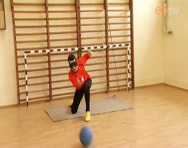 J�l kezdt�k az �vet a cs�rg�labd�sok