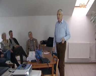 Falus Ferenc, kor�bbi orsz�gos tisztif�orvos volt az MSZP lakoss�gi f�rum�nak vend�ge