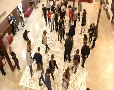 Sz�veget s�t�lt ki a k�z�ns�g a sz�nh�zban