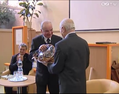 70 éves Kovács László fizikus, a Savaria Egyetemi Központ egykori tanára 70 éves Kovács László fizikus, a Savaria Egyetemi Központ egykori tanára