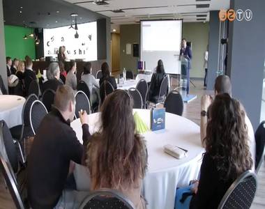 Fiatal v�llalkoz�k