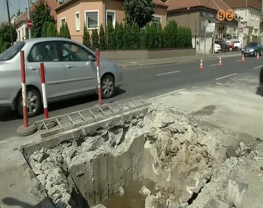 V�zvezet�ket cser�lnek a szolg�ltat� szakemberei a Hunyadi �ton