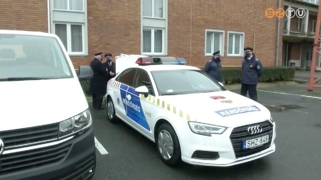 Új szolgálati járműveket kapott a Vas Megyei Rendőr-főkapitányság Új szolgálati járműveket kapott a Vas Megyei Rendőr-főkapitányság