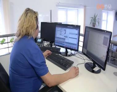 Munka a seg�lyh�v� k�zpontban