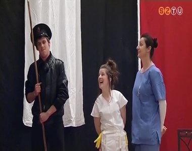 Sz�nj�tsz�kat toboroz a Ferrum Sz�nh�zi T�rsul�s