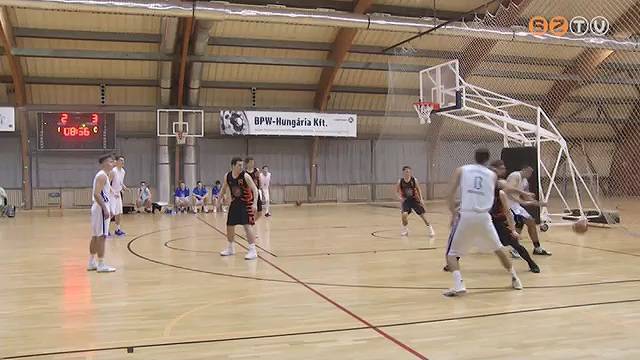 Lesimázta ellenfelét a Szombathelyi Egyetemi SE férfi kosárcsapata Lesimázta ellenfelét a Szombathelyi Egyetemi SE férfi kosárcsapata