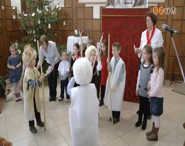 Kar�csonyi �nneps�get tartott a Joskar-Ola Lak�telep�rt Alap�tv�ny