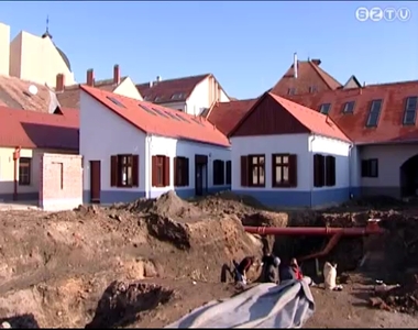 Megkezd�d�tt a belv�ros-rekonstrukci� m�sodik �teme a K�szegi utc�ban