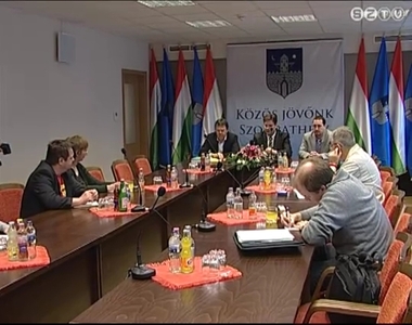 A k�zgy�l�st �rt�kelt�k a politikusok