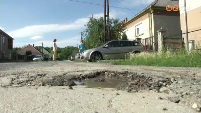 Útfelújításra pályáznak az Áchim András utcában Útfelújításra pályáznak az Áchim András utcában