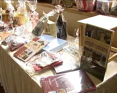 Jótékonysági estet tart a Vöröskereszt Jótékonysági estet tart a Vöröskereszt