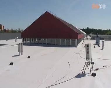 Korszerűsítették az Oladi Általános Iskola tetőszerkezetét Korszerűsítették az Oladi Általános Iskola tetőszerkezetét