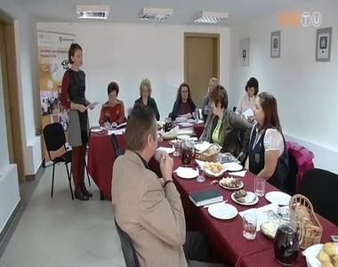 Folytat�dott a civil reggeli