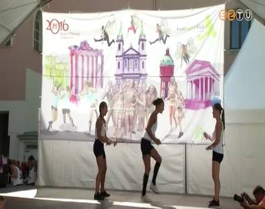 Kötélugró világcsúcs a karnevál ideje alatt Kötélugró világcsúcs a karnevál ideje alatt