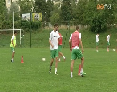 K�t �j j�t�kos vesz r�szt a Halad�s labdar�g�csapat�nak edz�sein