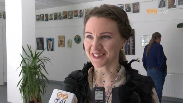 Hajnal - Hasadás címmel megnyílt Franken Vivien tetoválóművész kiállítása Hajnal - Hasadás címmel megnyílt Franken Vivien tetoválóművész kiállítása
