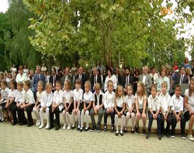 V�rosi tan�vnyit�