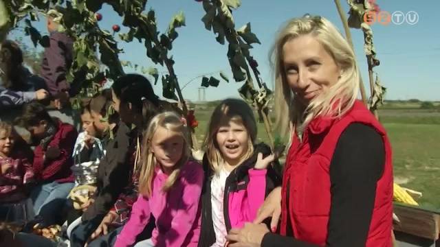 Sz�reti felvonul�st rendeztek szombaton Luk�csh�z�n