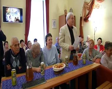 Aj�nd�k az id�sklubnak