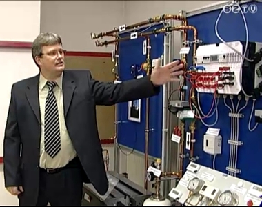 Az els� szol�r iskola