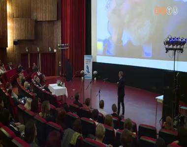 Add a kezed! - Ki�ll�t�s �s szakmai programok a Szoci�lis H�t keretein bel�l