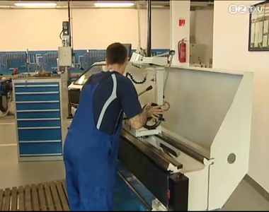 �l�nk�l� munkaer�piac