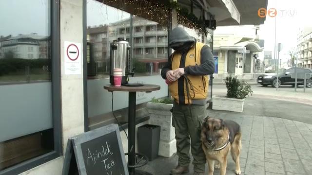 Ajndk tea a szombathelyi jrkelknek