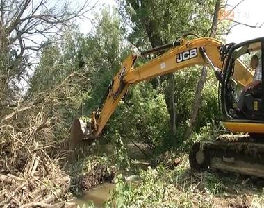 Tiszt�tj�k a R�pc�t Tompal�donyn�l