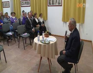 Sz�ll K�lm�n professzor tartott el�ad�st 1956-r�l Her�nyben