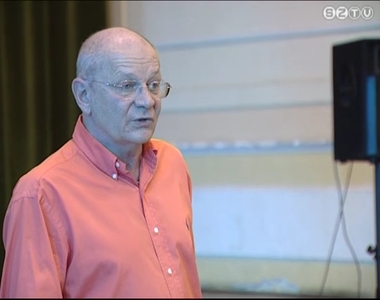 �n�letrajzi k�nyv meg�r�s�ra k�sz�l a 66 �ves Berem�nyi G�za