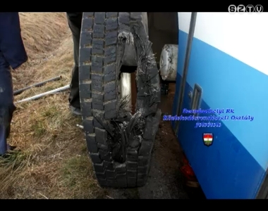 N�gy utas s�r�lt meg a buszbalesetben