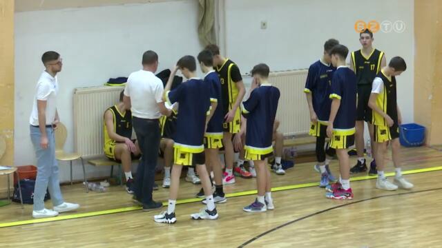 Visszafogott kezdst kveten hengerelt a SzoSI korosztlyos fi kosrlabda csapata